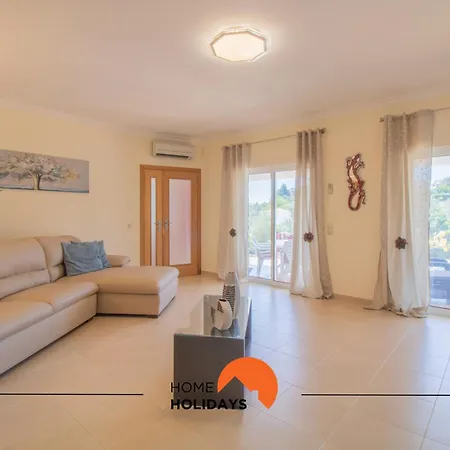 #297 Moderna V3 Com Piscina By Holidays בית נופש *