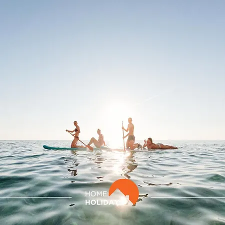 #297 Moderna V3 Com Piscina By Holidays Holiday home *