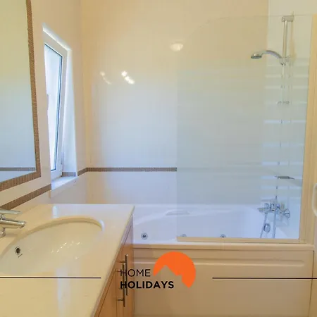 #297 Moderna V3 Com Piscina By Holidays