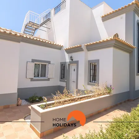 #297 Moderna V3 Com Piscina By Holidays Holiday home