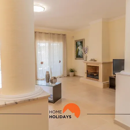 #297 Moderna V3 Com Piscina By Holidays