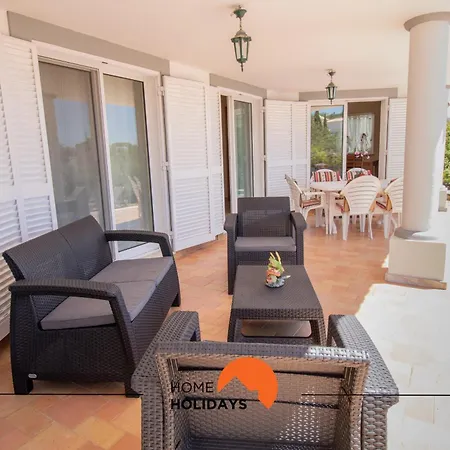 #297 Moderna V3 Com Piscina By Holidays *