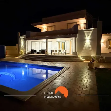 #297 Moderna V3 Com Piscina By Holidays Holiday home